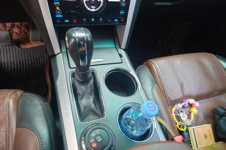 Used Ford Explorer 2013 3.5L Deluxe Model Gear Lever