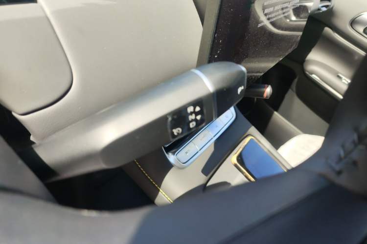 Used CHANGAN NEVO Q05 2026 Model 405Air Gear Lever