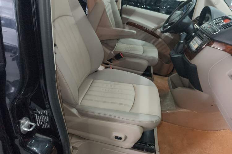 Used Mercedes-Benz Viano 2013 3.0L Navigator Edition