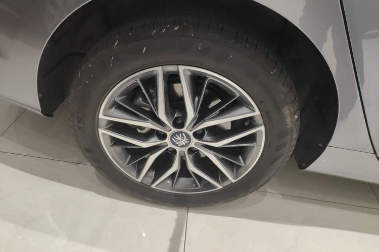 Used BYD Qin PLUS 2024 HONOR Edition DM-i 120KM Leading Model
