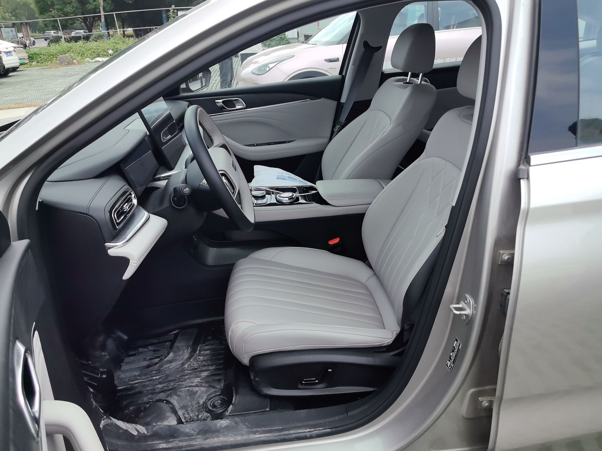 Geely Galaxy Stellar 6 2026 Model 125km Exploration+ Edition — снимка 12