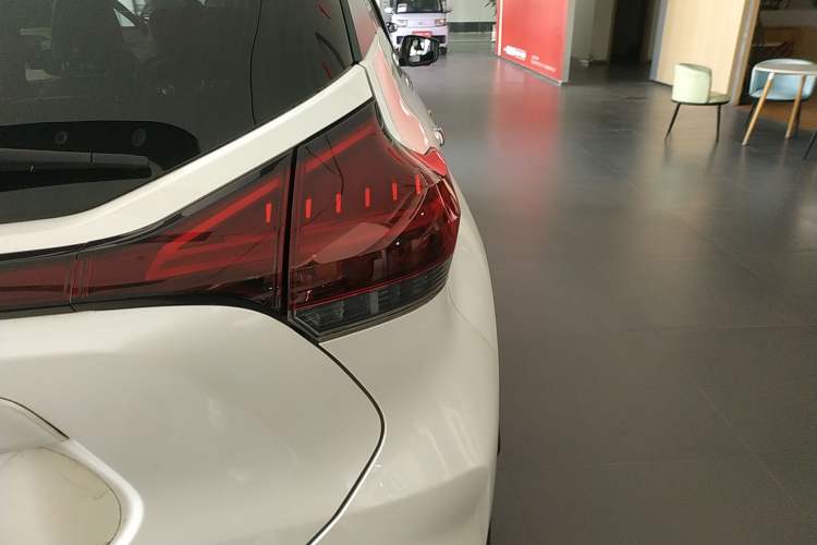 Used Nissan Kicks 2022 1.5L CVT XV Luxury Edition Right Rear Taillight