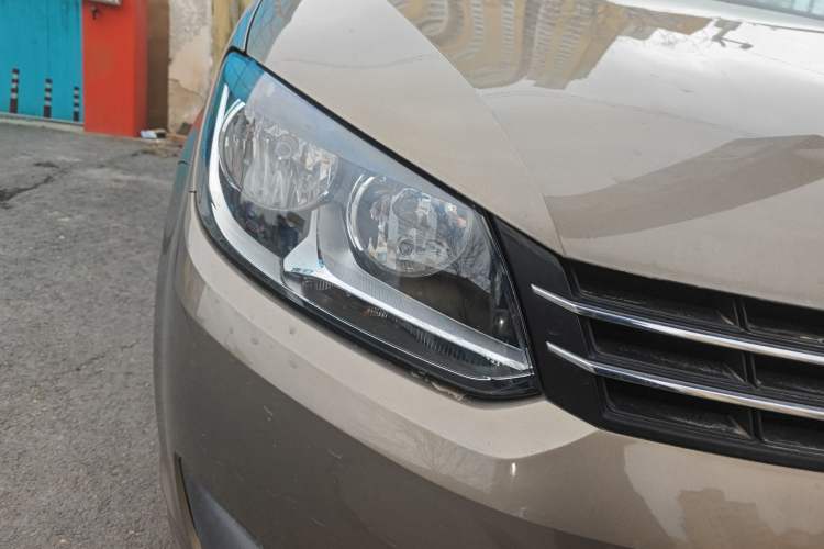 Used Volkswagen Touran 2015 1.4T Manual Fashion Edition 5-Seater
