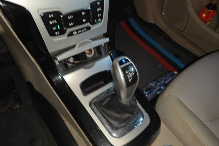 Used BYD e5 2017 300 e-Comfort Edition Gear Lever