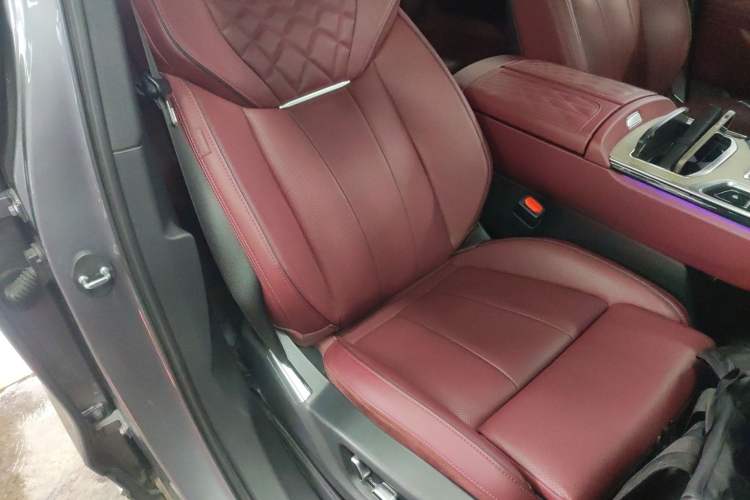 Used Hongqi E-HS9 2022 660 km Range Flagway Edition Six Seats
