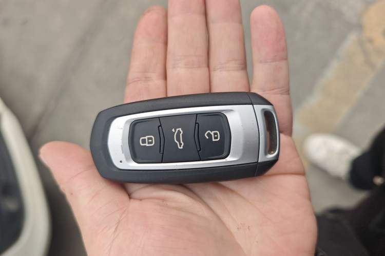 Used Geely Auto Emgrand GL 2017 1.8L Manual Elite Model
