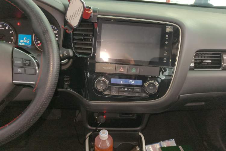 Used Mitsubishi Outlander 2018 2.0L Two-Wheel Drive Glory Edition 5 Seats