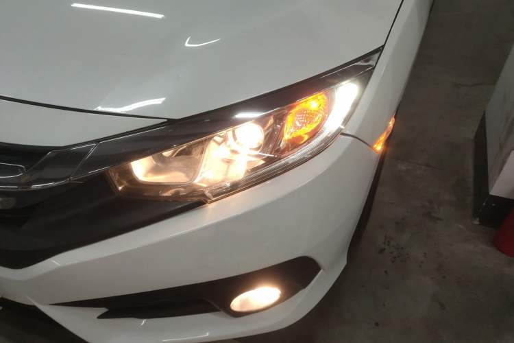 Used Honda Civic 2016 220TURBO CVT Luxury Edition Left Front Headlight