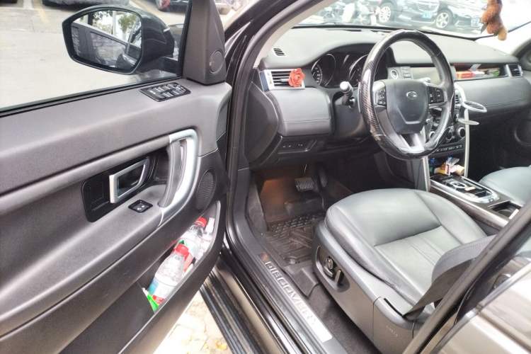 Used Land Rover Discovery Sport 2018 240 PS SE Version Driver Seat