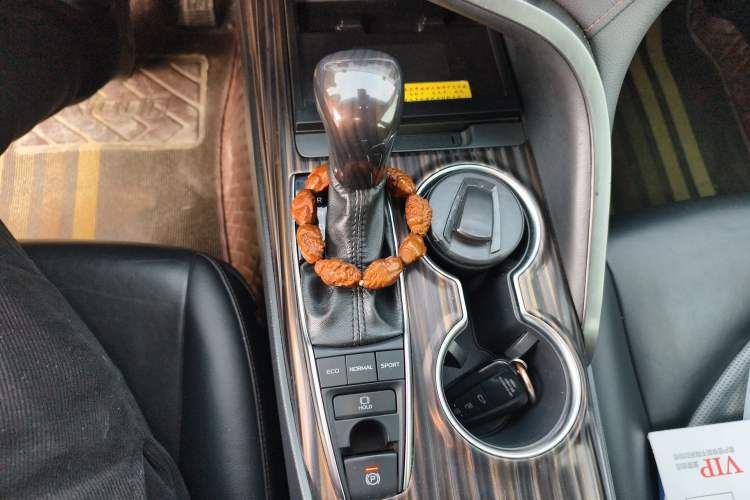 Used Toyota Camry 2019 2.5G Luxury Edition China V Standard Gear Lever