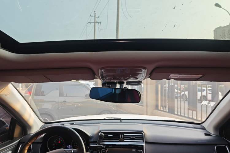 Used Haval H6 2015 Sport Edition 1.5T Automatic Two-Wheel Drive Luxury Model Headliner