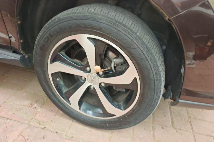 Used BYD S7 2015 2.0T Upgraded Automatic Flagship Version Right Front Wheel Hub