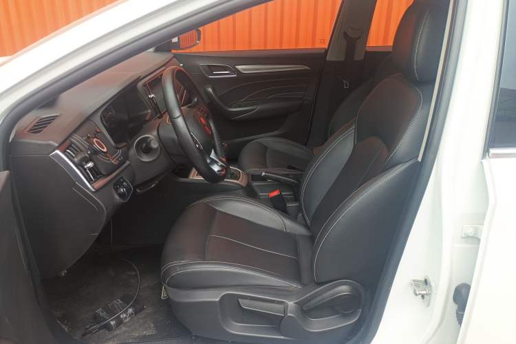 Used Roewe i6 2017 16T Manual Luxury Edition
