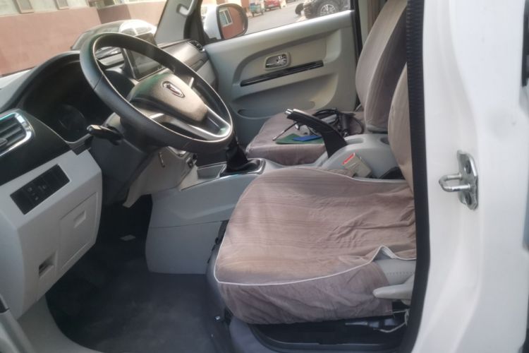 Used Jinbei New Hiace S 
