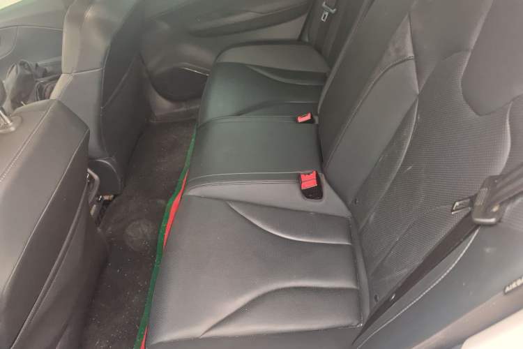 Used Hongqi E-QM5 2022 431 km Charge & Enjoy Edition
