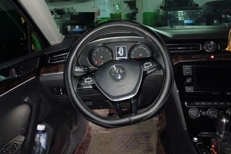 Used Volkswagen Magotan 2018 330TSI DSG Luxury Model Steering Wheel
