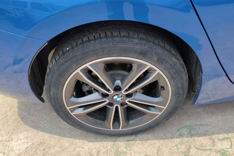 Used BMW 1 Series 2017 118i Sport Edition Exterior 5