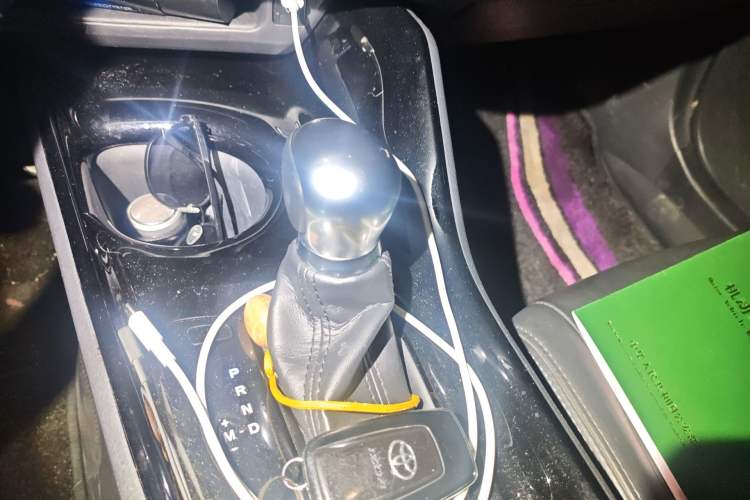 Used Toyota IZOA 2018 2.0L Yichi Edition China V Standard Gear Lever