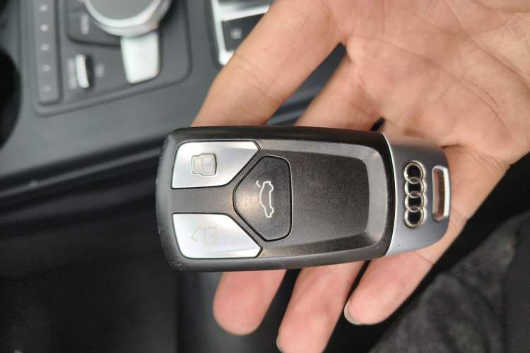 Used Audi A4L 2018 30th Anniversary Edition 40 TFSI Fashion Model Vehicle Key