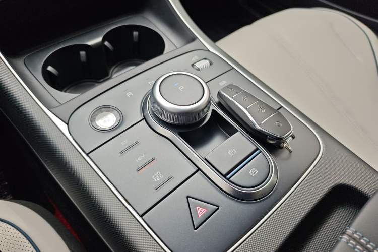 Used BYD Destroyer 05 2024 HONOR Edition DM-i 55KM Luxury Model Gear Lever