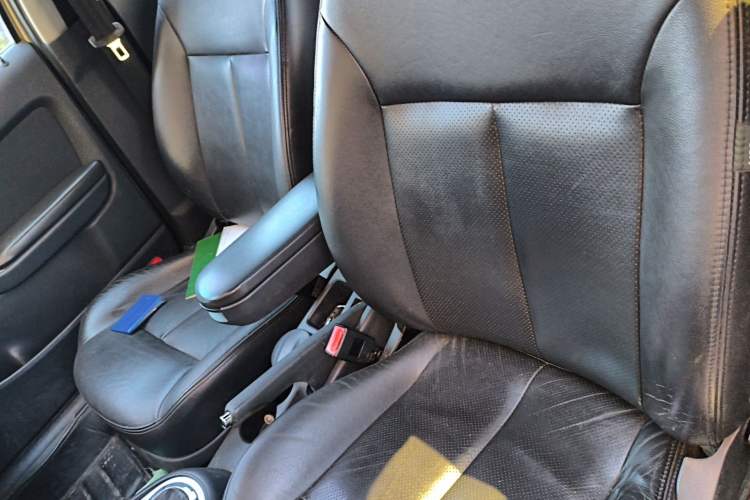 Used Volkswagen Lavida 2011 1.6L Automatic Premium Edition Left Front Seat