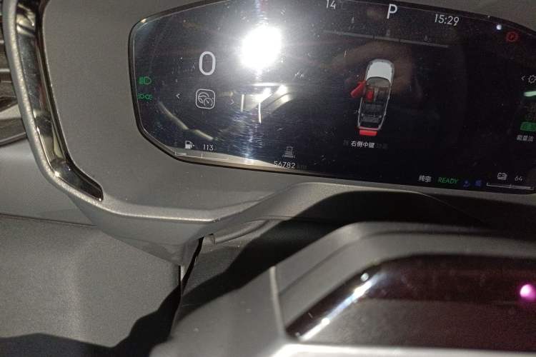 Used Lynk & Co 01 EM-P 2023 1.5TD EM-P Dawn Edition Odometer Close Up