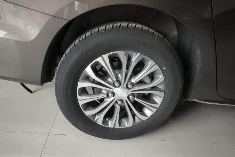 Used Buick GL8 2023 Land Executive Class Comfort Model