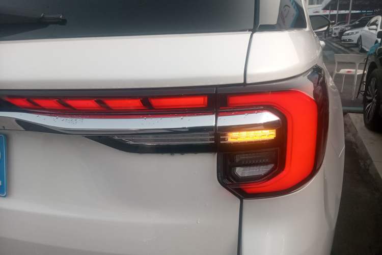 Used Ford Explorer 2023 EcoBoost 285 Four-Wheel Drive Stylish Plus Version 7 Seats