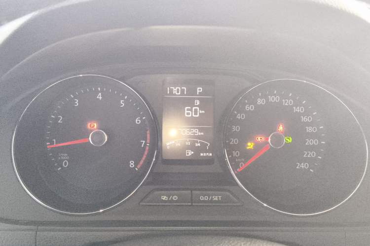 Used Volkswagen Lavida 2015 1.6L Automatic Comfort Edition Instrument Cluster