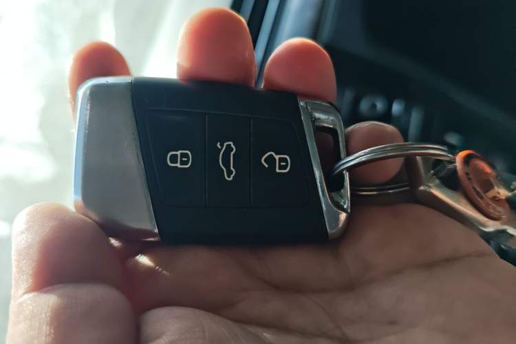 Used Volkswagen Magotan 2017 330TSI DSG Luxury Model Vehicle Key