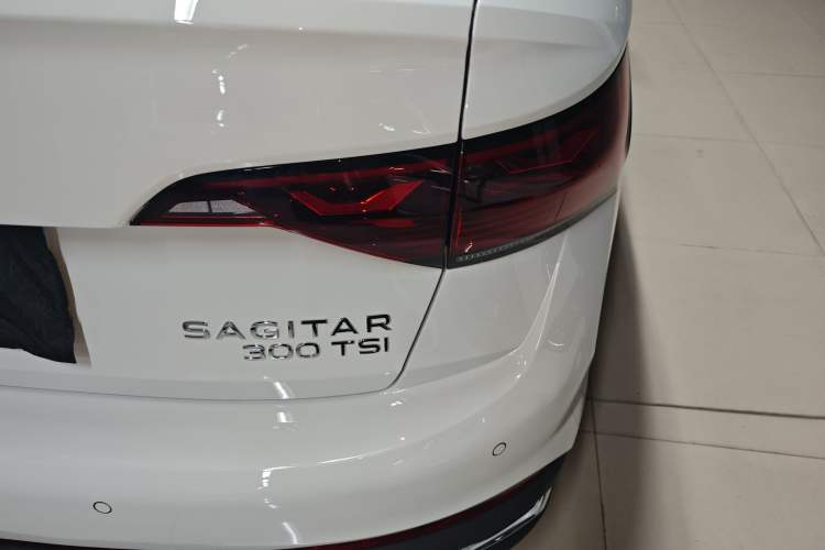 Used Volkswagen Sagitar 2025 Revised Version Three 300TSI DSG Excellence Edition
