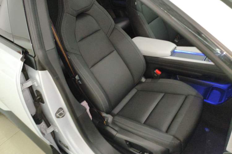 Used Polestar 4 2023 Single Motor Standard Range PLUS