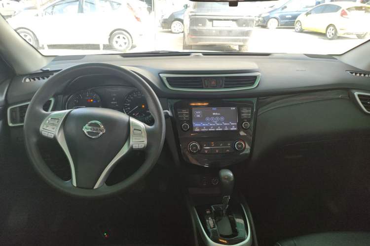 Used Nissan Qashqai 2017 2.0L CVT Elite Edition China V Standard Center Console