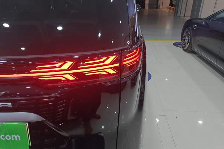 Used Denza D9 2025 DM-i Intelligent Drive 1020 Four-Wheel Drive Prestige Model
