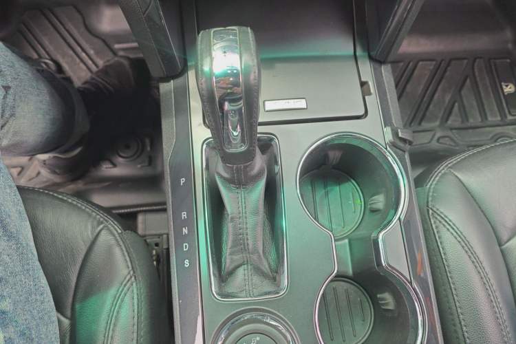 Used Ford Explorer 2017 2.3T Fashion Edition Gear Lever