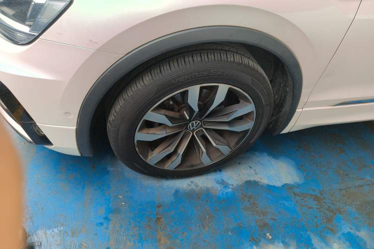 Used Volkswagen Tiguan L 2021 330TSI Automatic Two-Wheel Drive R-Line Enhanced Edition
