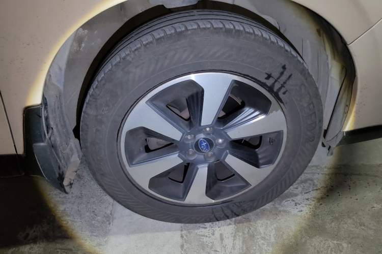 Used Subaru Forester 2016 2.5i Luxury Navigation Edition Right Front Wheel Hub