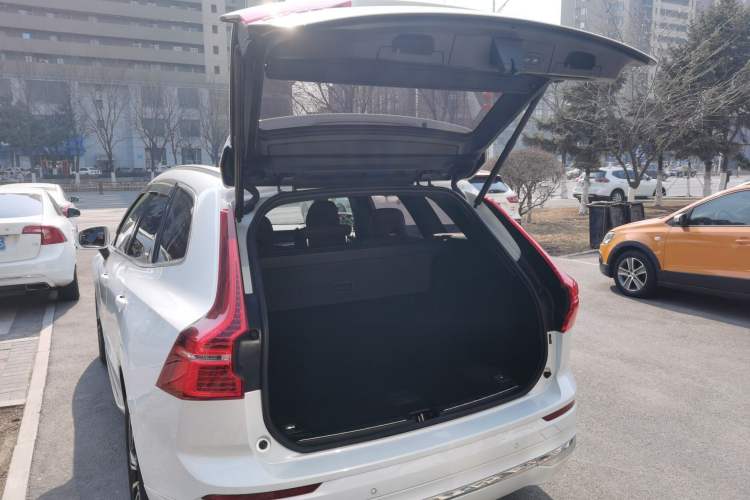 Used Volvo XC60 2023 B5 4x4 Smart Luxury Edition