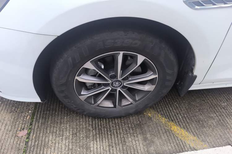 Used BYD Qin PLUS 2023 Champion Edition DM-i 55KM Leading Model Left Front Wheel Hub