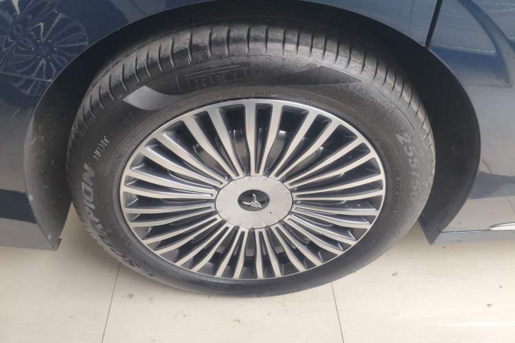 Used VOYAH Dream 2025 PHEV Four-Wheel-Drive Flagship Kunpeng Edition