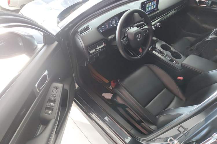 Used Honda Civic 2023 240TURBO CVT Dynamic Edition
