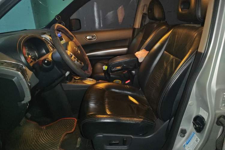 Used Nissan X-Trail 2010 2.5L CVT Luxury Edition 4WD Left Front Seat