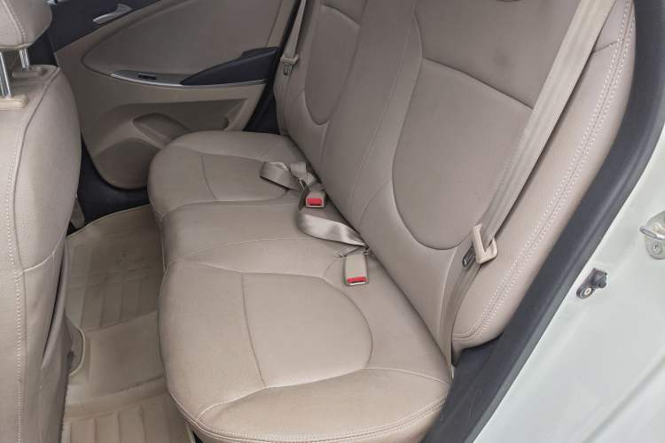 Used Hyundai Verna (older generation) 2014 1.4L Manual Smart GLS Trim