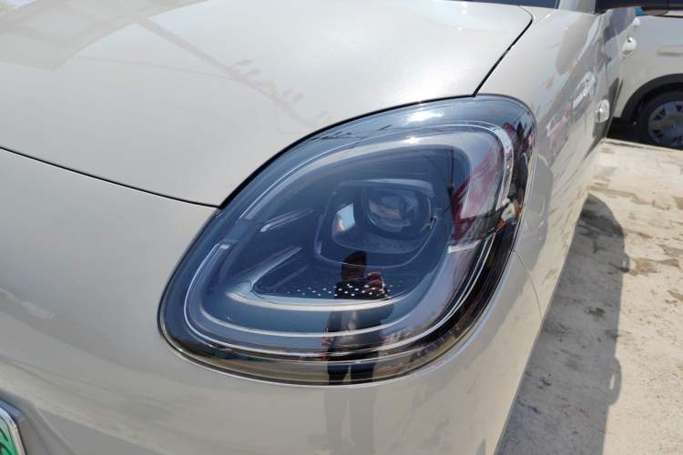 Used Wuling Hongguang MINIEV 2025 Four-Door Version Advanced Edition Left Front Headlight