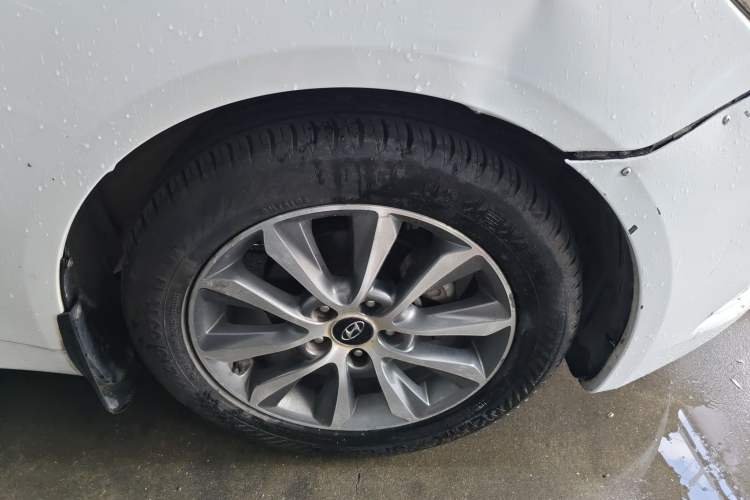 Used Hyundai Sonata 2013 2.0L Automatic Fashion Edition Right Front Wheel Hub