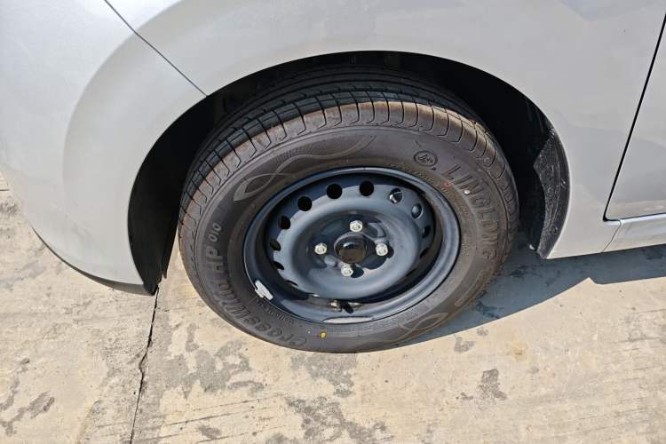 Used Wuling Hongguang New Energy 2025 Extended-Range Hybrid 50 km Standard Version
