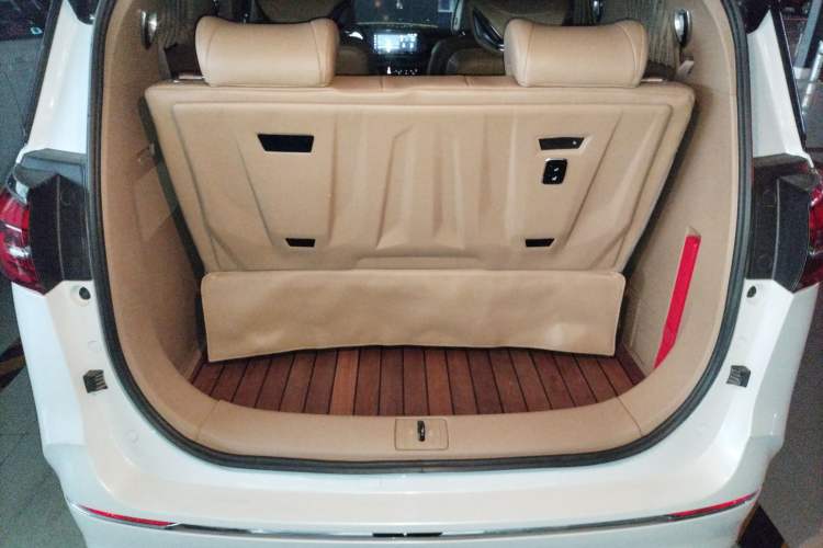 Used Buick GL8 2021 ES Land Cruiser 653T Luxury Edition
