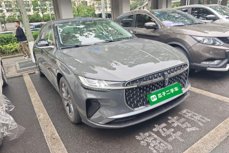 Used Lincoln Z 2025 2.0T Prestige Edition Front Right 45 Deg