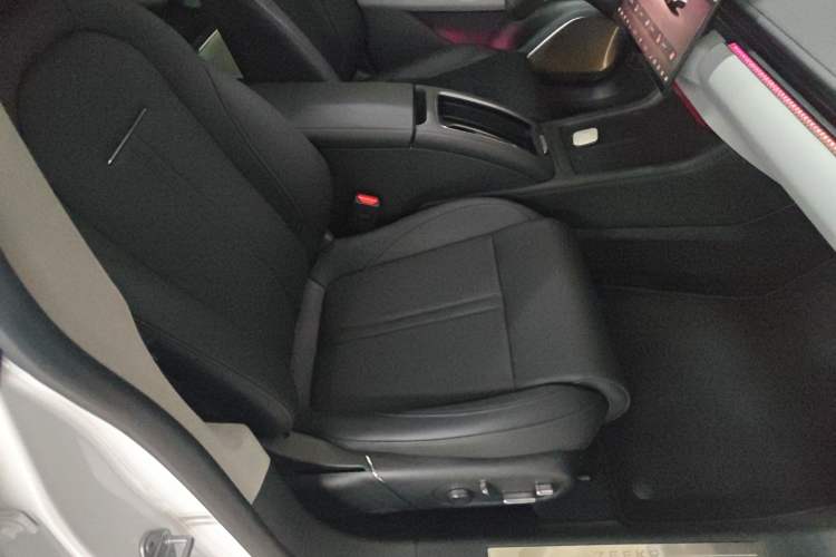 Used Zeekr 007 2024 Four-Wheel Drive Version 75 kWh Right Front Seat