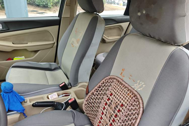 Used Ford Focus 2011 Sedan 1.8L Manual Classic Model
